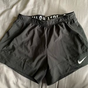 Women Nike Shorts with lining Size M